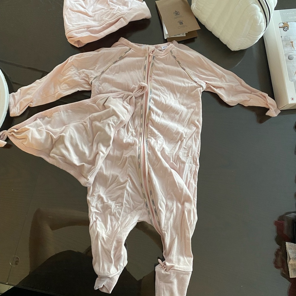 Burberry pink outfit